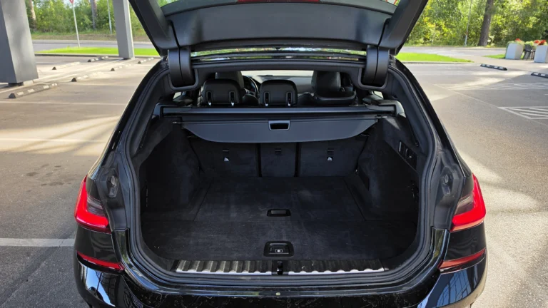 BMW G21 320D M pack — 7