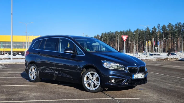 BMW 218 sportline OJ-407
