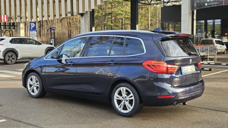 BMW 218 sportline OJ-407