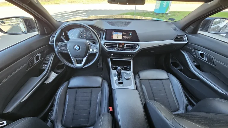 BMW 320 G21