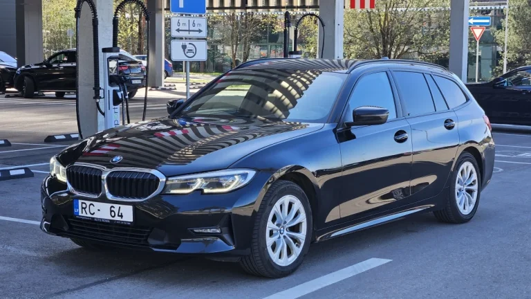 BMW 320 G21